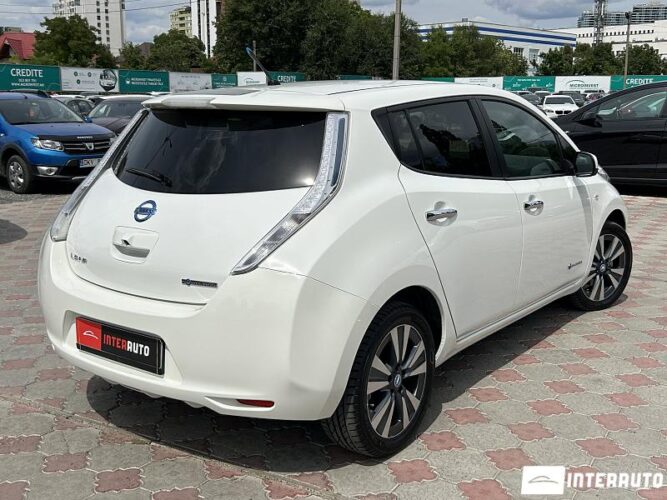 Nissan Leaf 29 interauto-car