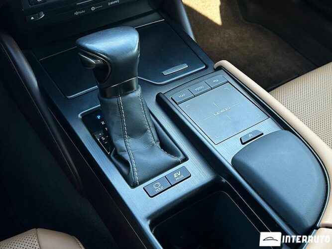 Lexus ES 300h 41 interauto-car