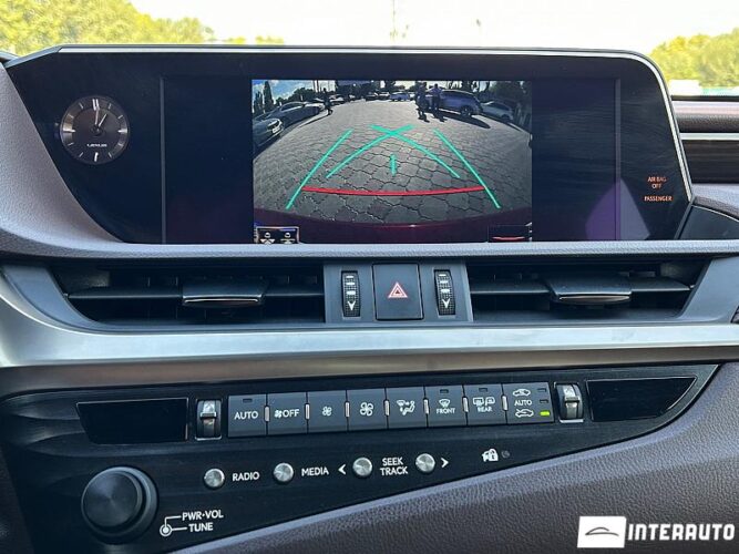 Lexus ES 300h 40 interauto-car