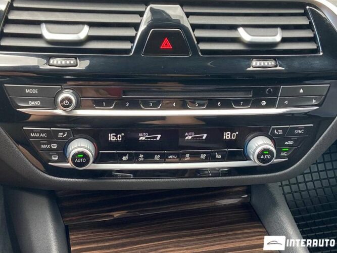 BMW 530e 45 interauto-car