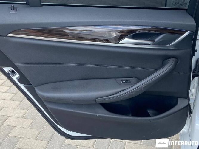 BMW 530e 50 interauto-car