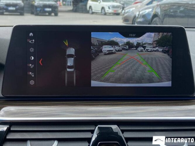 BMW 530e 44 interauto-car