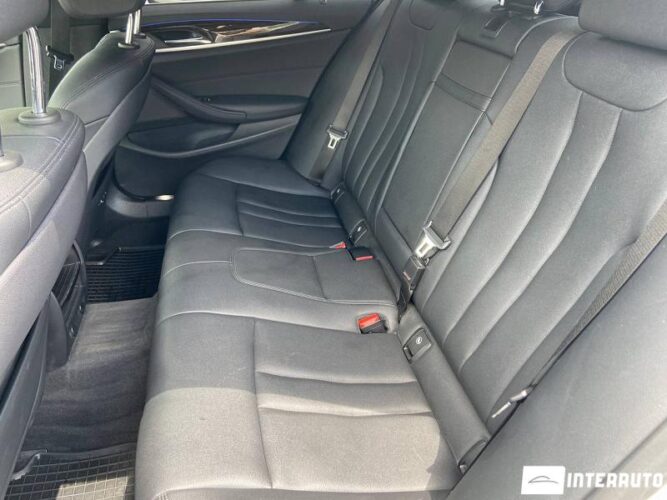 BMW 530e 51 interauto-car