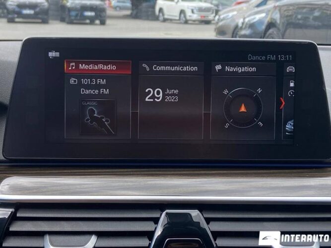 BMW 530e 42 interauto-car