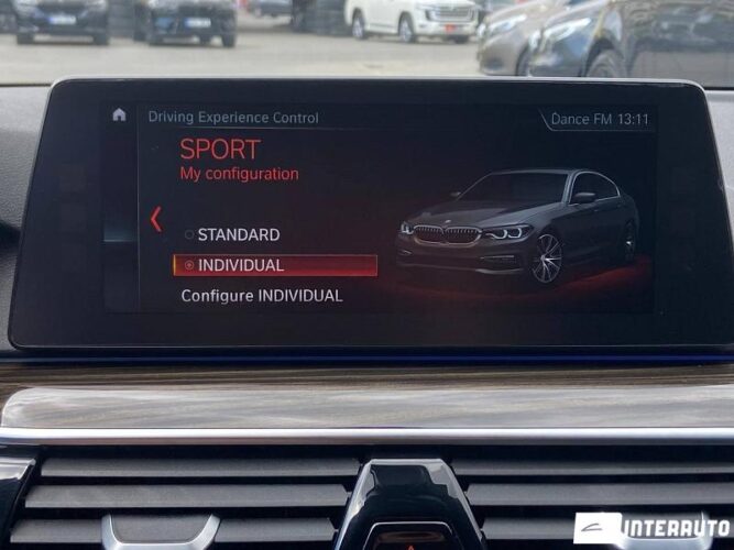 BMW 530e 43 interauto-car