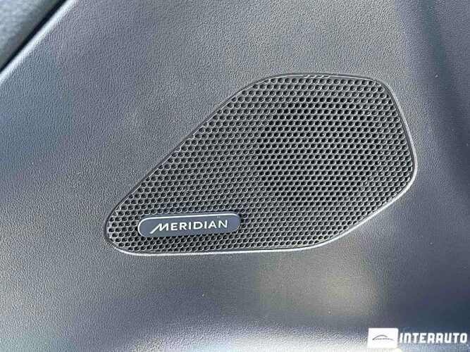 Jaguar F-Pace 46 interauto-car