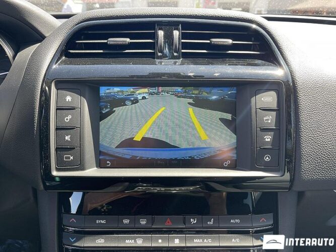 Jaguar F-Pace 43 interauto-car