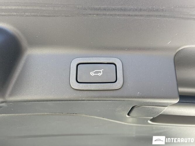 Jaguar F-Pace 51 interauto-car