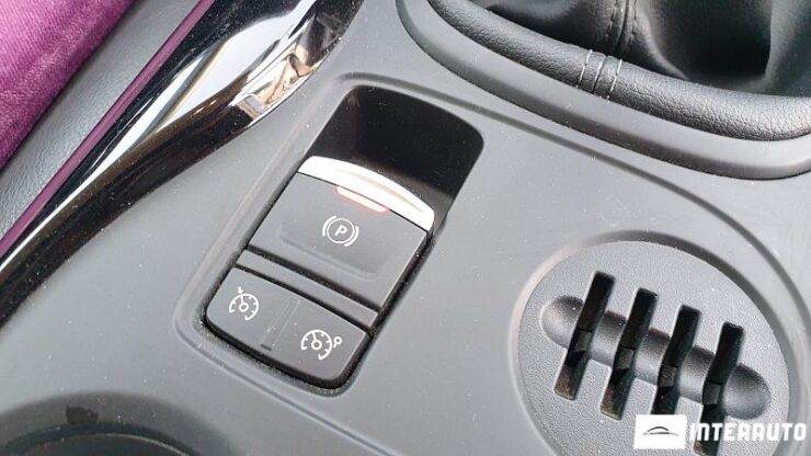 Renault Kadjar 37 interauto-car