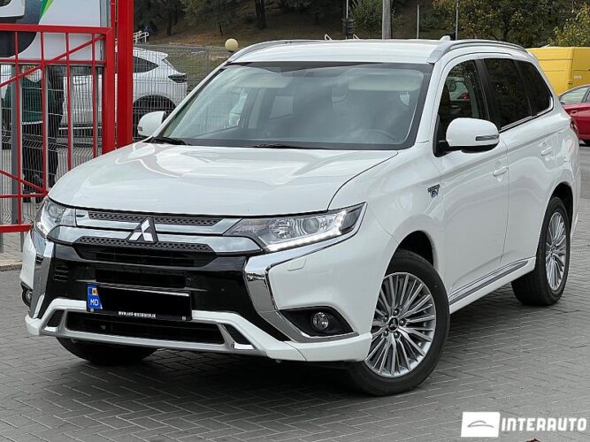Mitsubishi Outlander 34 interauto-car