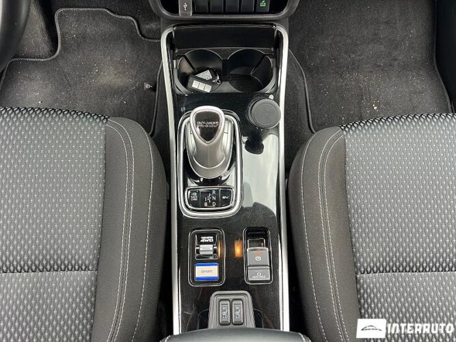 Mitsubishi Outlander 48 interauto-car