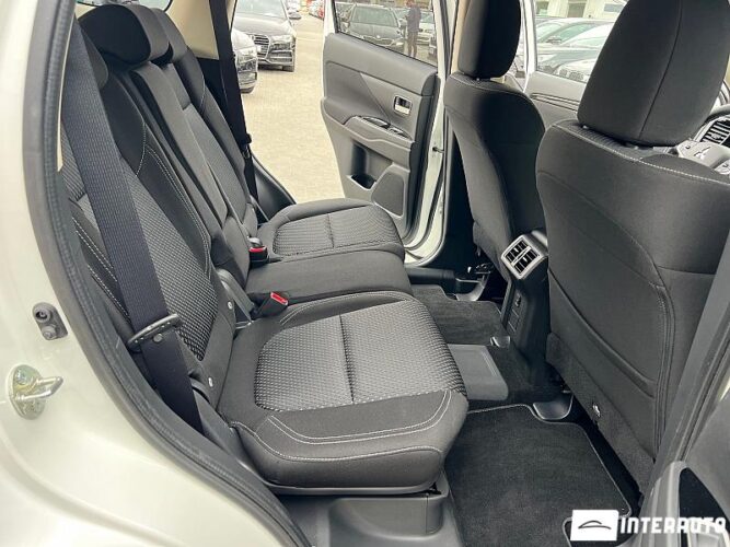 Mitsubishi Outlander 52 interauto-car