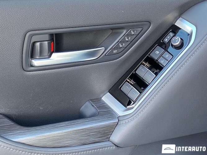 Toyota Land Cruiser 44 interauto-car