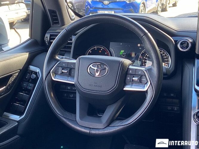 Toyota Land Cruiser 50 interauto-car