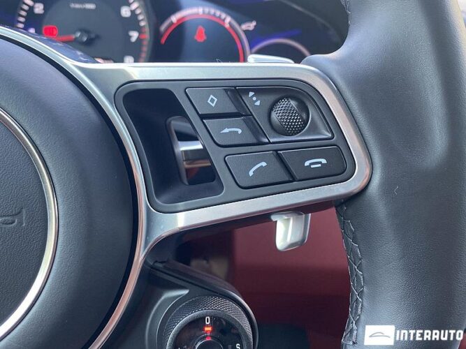 Porsche Cayenne S Coupe 51 interauto-car