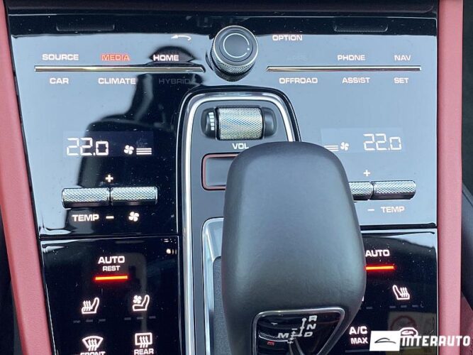 Porsche Cayenne S Coupe 56 interauto-car