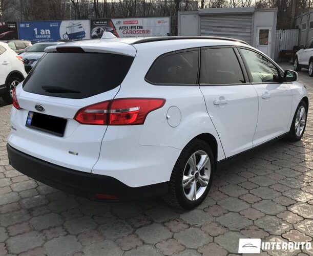 Ford Focus 28 interauto-car