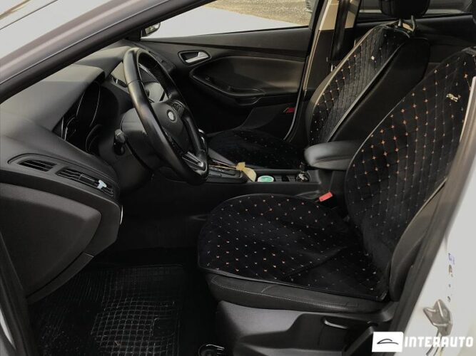 Ford Focus 32 interauto-car