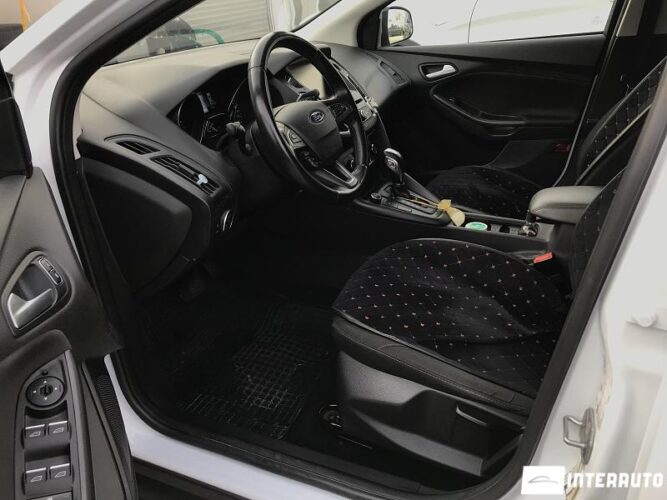 Ford Focus 30 interauto-car