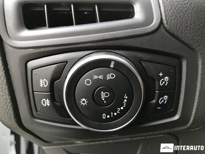 Ford Focus 34 interauto-car