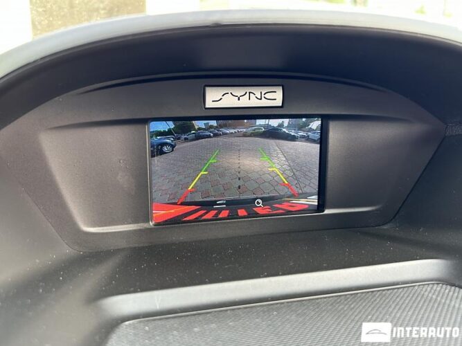 Ford Escape 37 interauto-car