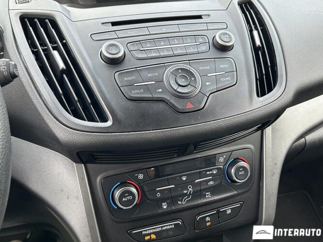 Ford Escape 38 interauto-car