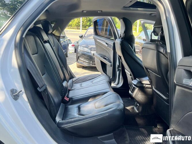 Ford Fusion 51 interauto-car