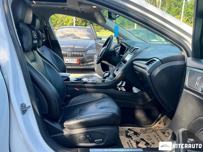 Ford Fusion 52 interauto-car