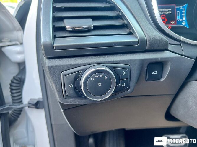 Ford Fusion 56 interauto-car