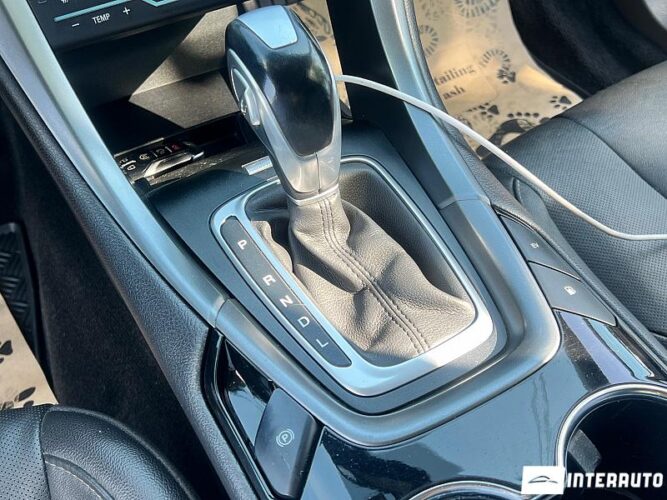 Ford Fusion 47 interauto-car