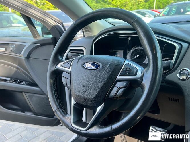 Ford Fusion 42 interauto-car