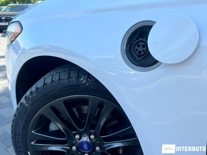 Ford Fusion 39 interauto-car