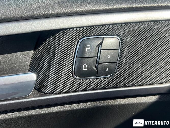 Ford Fusion 49 interauto-car