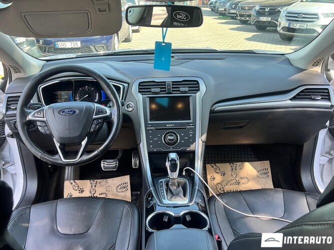 Ford Fusion 41 interauto-car