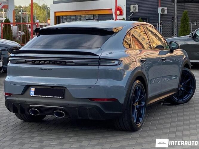 Porsche Cayenne Turbo GT Coupe 38 interauto-car