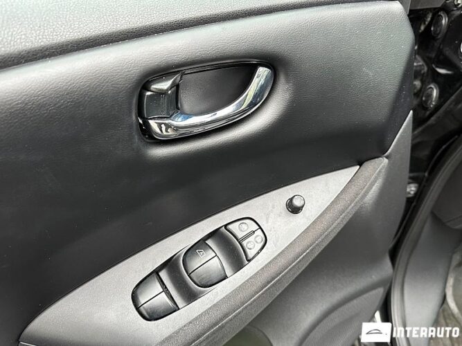 Nissan Leaf 43 interauto-car