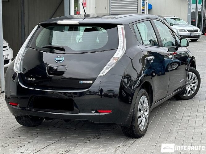 Nissan Leaf 34 interauto-car