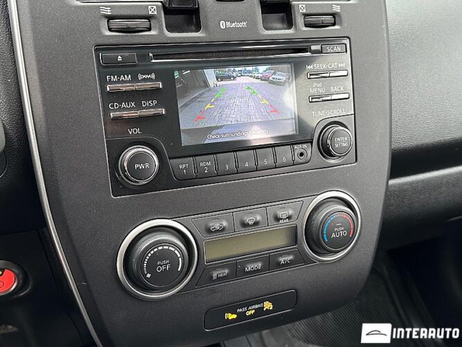 Nissan Leaf 38 interauto-car