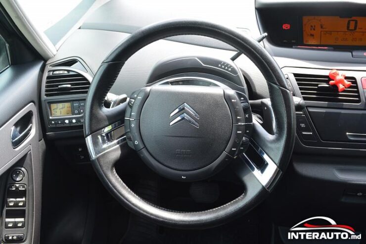 Citroen C4 Picasso 38 interauto-car