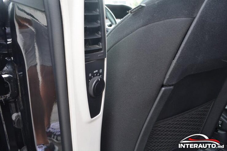 Citroen C4 Picasso 42 interauto-car