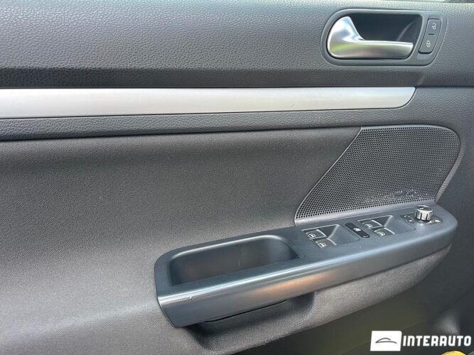 Volkswagen Golf 42 interauto-car