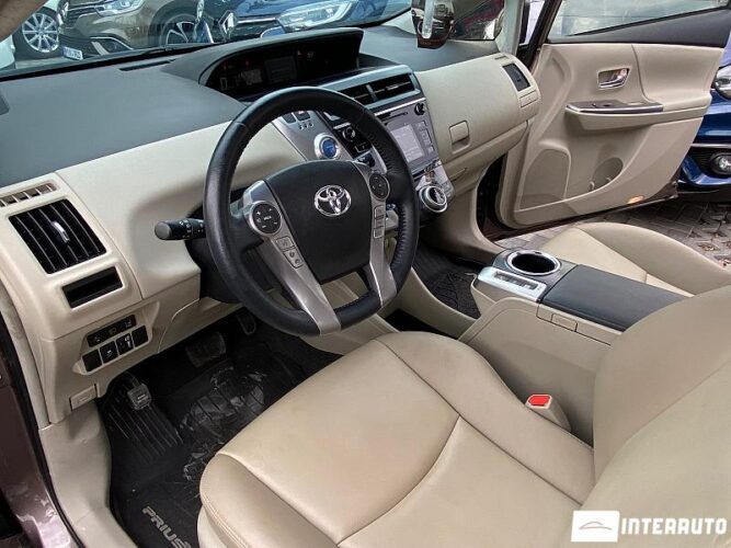 Toyota Prius Plus / V 35 interauto-car