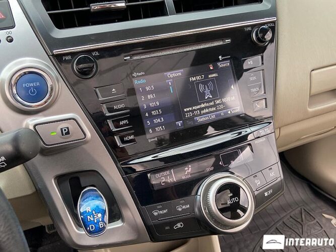 Toyota Prius Plus / V 41 interauto-car