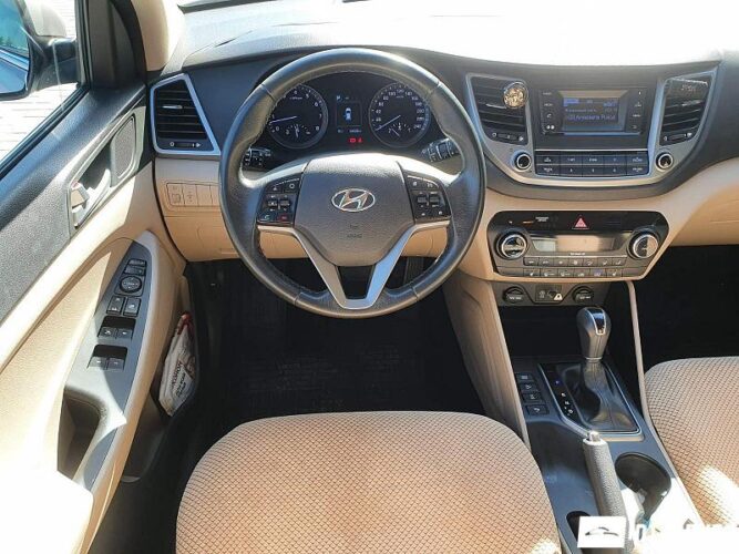 Hyundai Tucson 36 interauto-car