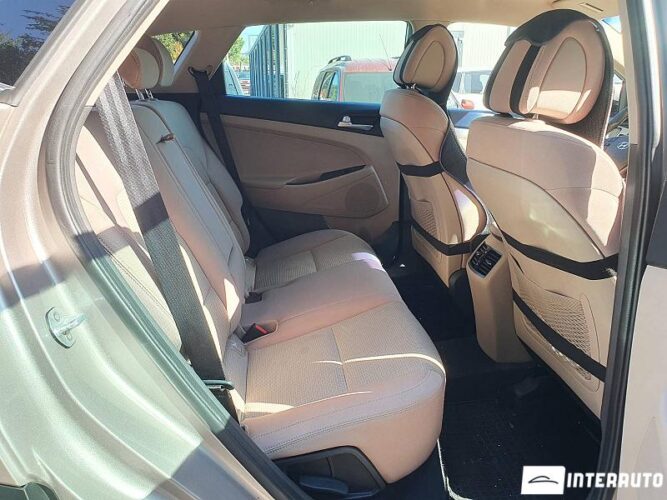 Hyundai Tucson 42 interauto-car