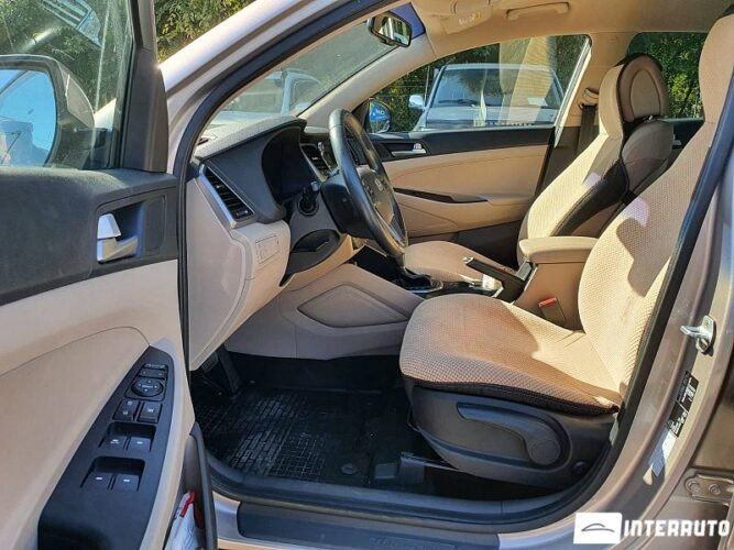 Hyundai Tucson 33 interauto-car