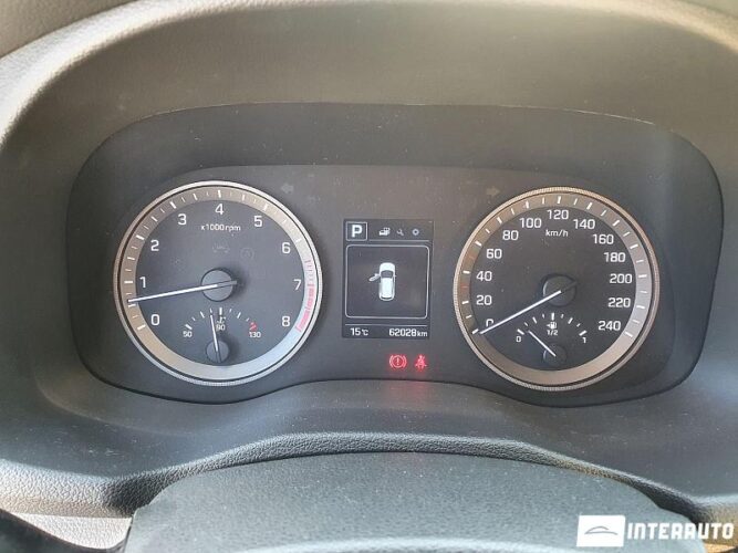 Hyundai Tucson 37 interauto-car