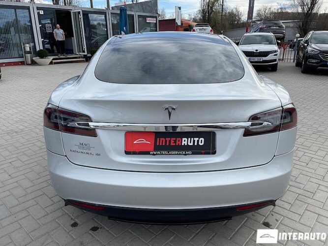 Tesla Model S 47 interauto-car