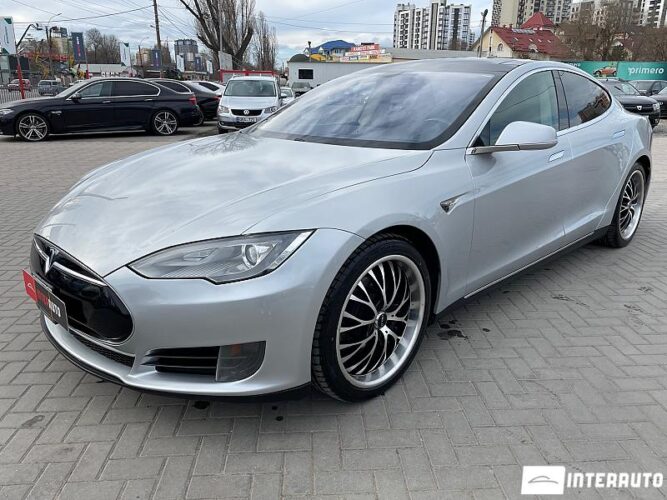 Tesla Model S 39 interauto-car