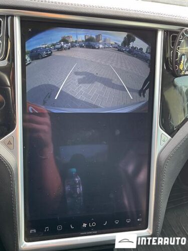 Tesla Model S 64 interauto-car